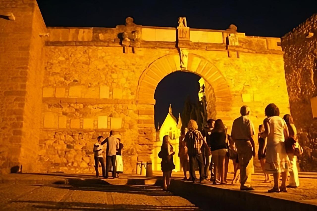 Hostal Colon אנטקרה מראה חיצוני תמונה